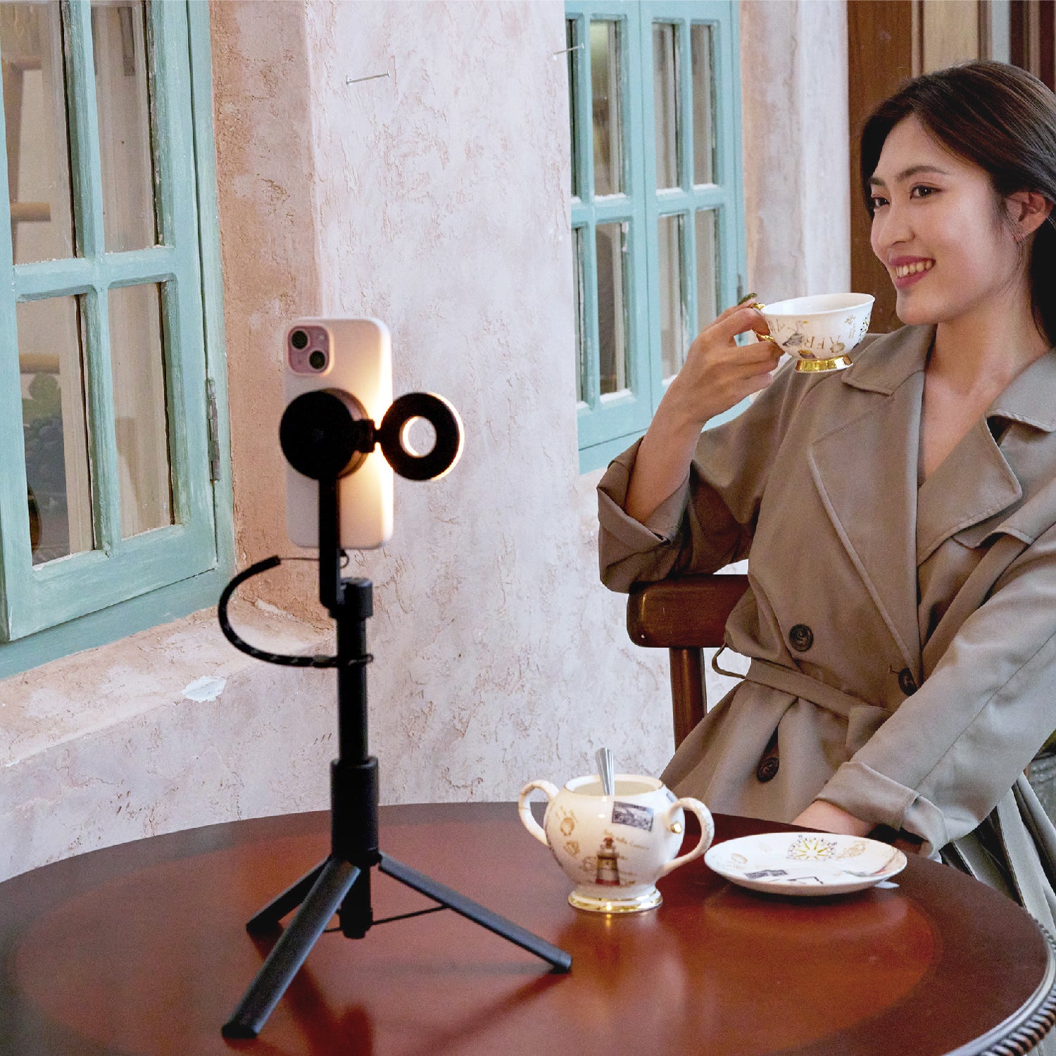 SELFIE II - Wireless Bluetooth Tripod Selfie Stick