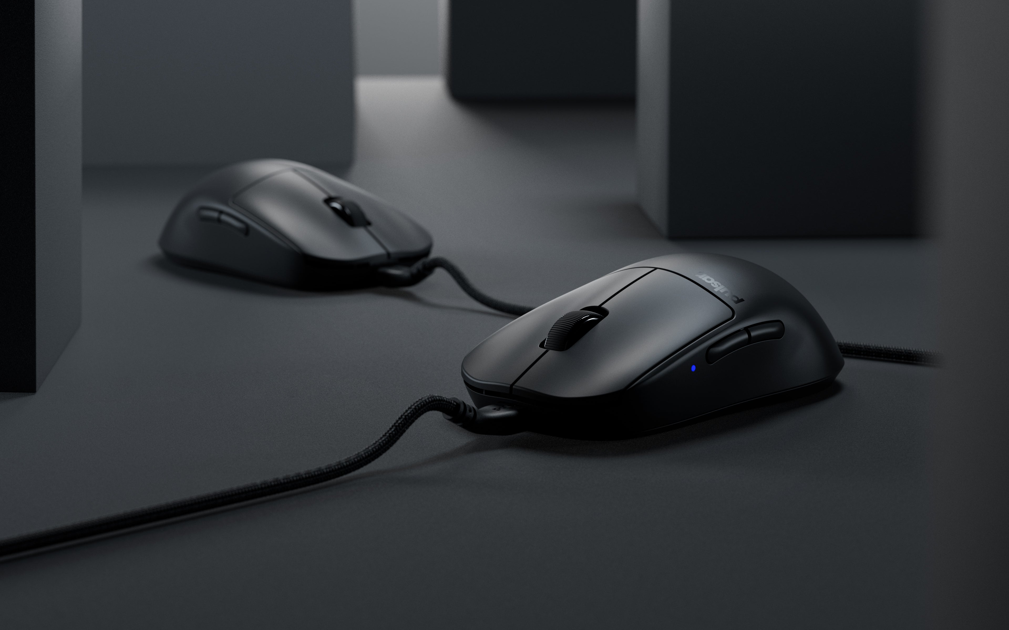 X2A Wired - Medium Size - Black