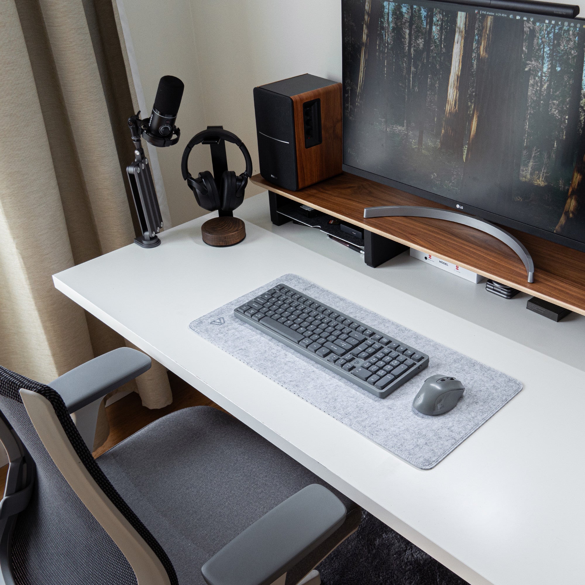 Felt Desk Mat - Lunar - Regular